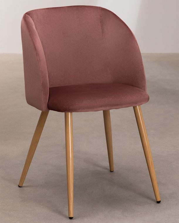 Chaise avec accoudoirs velours rose poudre et pieds métal imitation bois Vida - Photo n°1