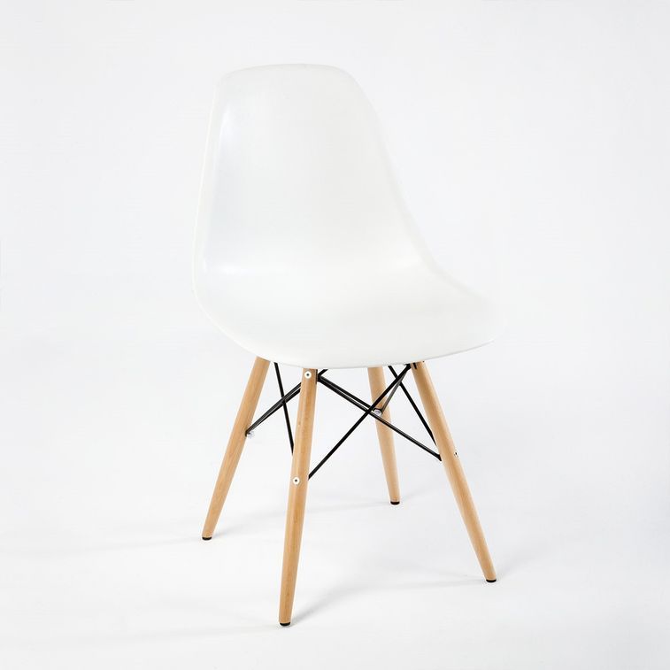 Chaise polypropylène blanc et pieds bois clair Kenza - Photo n°1