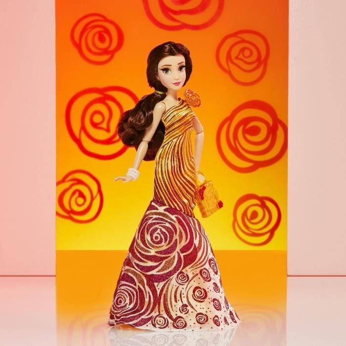 Disney Princesses, Style series, poupée mannequin Belle au style contemporain avec tenues et accessoires, des 6 ans - Photo n°3