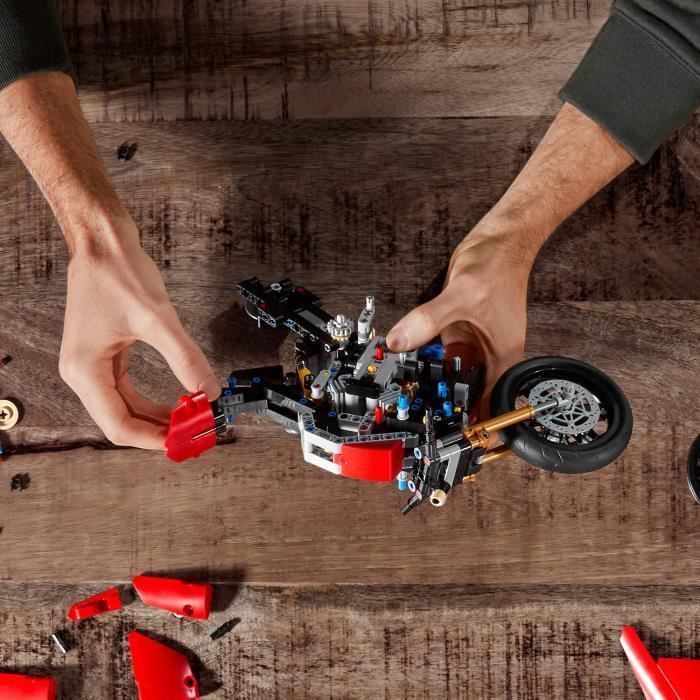 LEGO Technic 42107 Ducati Panigale V4 R - Photo n°6