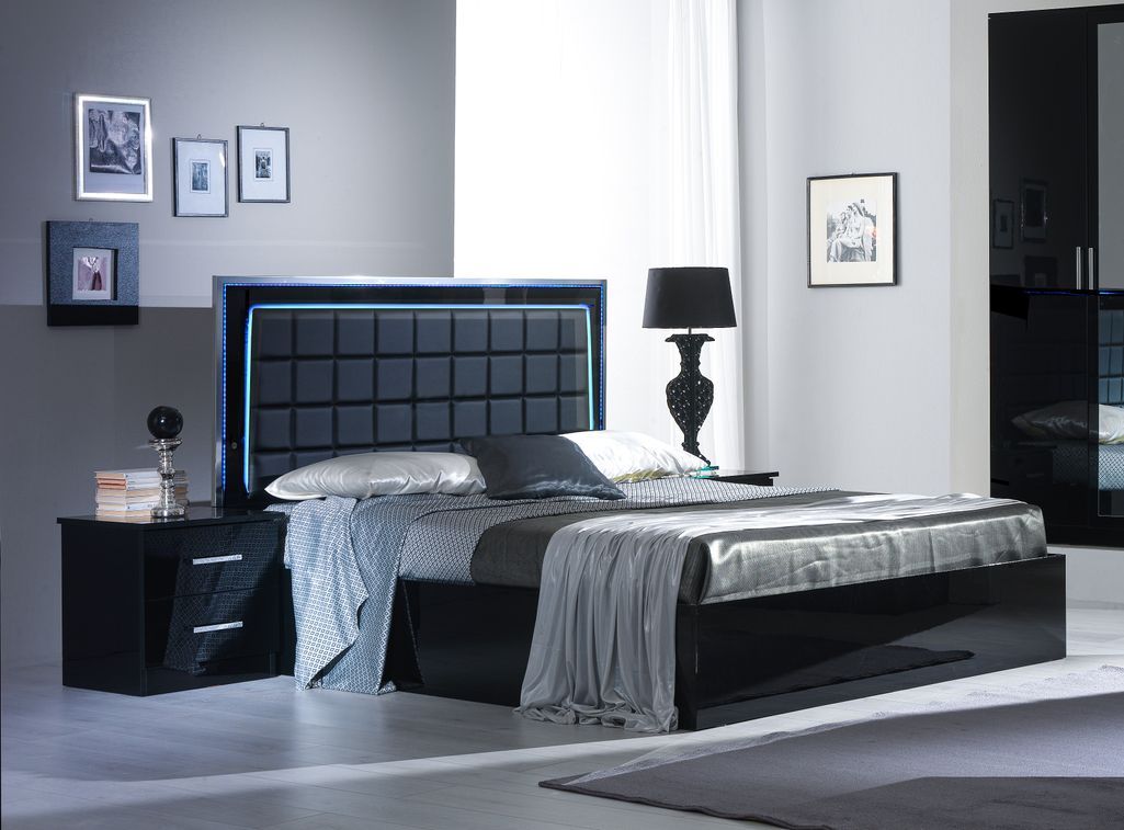 Lit design noir laqué et tête de lit capitonnée simili cuir noir avec Led Turin - Photo n°2