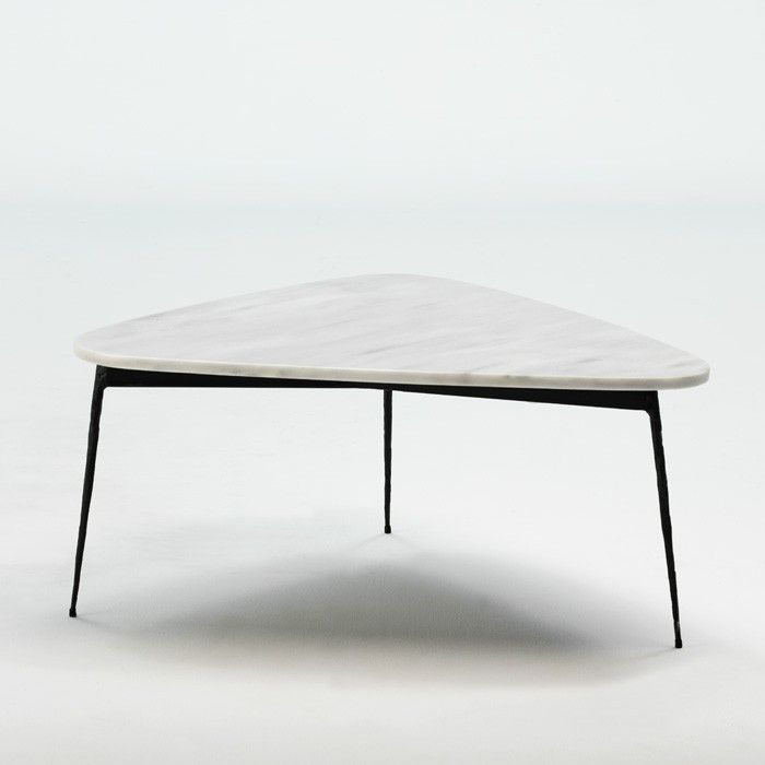 Table basse marbre blanc et pieds métal noir 84 cm - Photo n°1