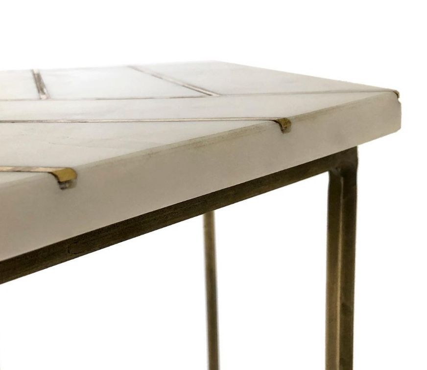 Table d'appoint marbre blanc et métal doré Gena - Photo n°2