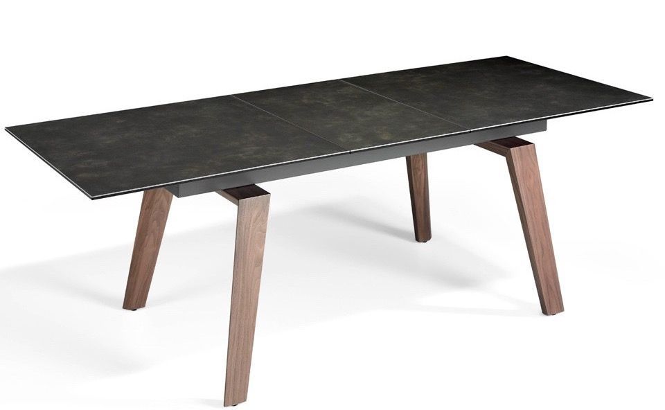 Table extensible plateau céramique noir et pieds bois plaqué noyer Myral - Photo n°1