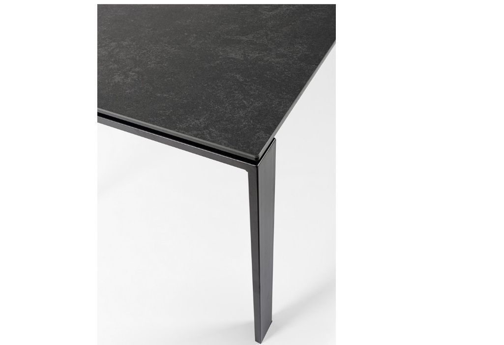 Table rectangulaire céramique anthracite et pieds acier noir Benja 180 cm - Photo n°4