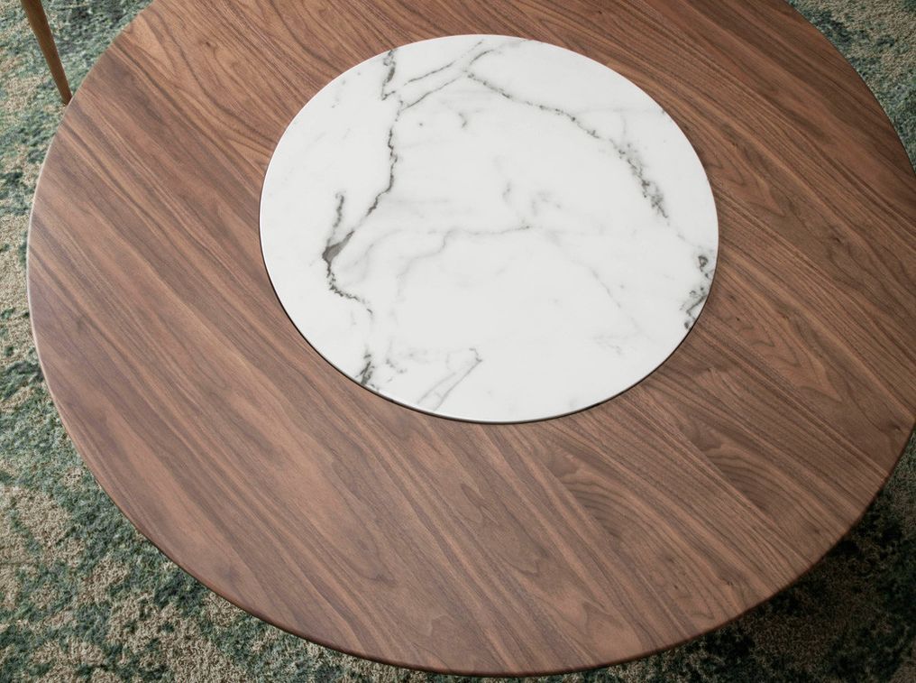 Table ronde bois noyer et plateau tournant en marbre céramique blanc Mykal 120 cm - Photo n°3