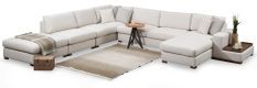 Canapé panoramique tissu beige clair avec étagère en bois et grande méridienne à gauche Zabora 374 cm
