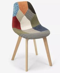 Chaise en tissu patchwork et pieds en bois naturel Vinto