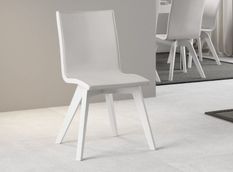 Chaise moderne simili cuir blanc et pieds bois frêne blanc Julak