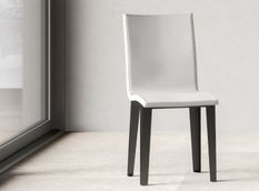 Chaise moderne simili cuir blanc et pieds métal anthracite Sofy