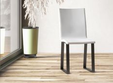 Chaise moderne simili cuir blanc et pieds métal anthracite Bary