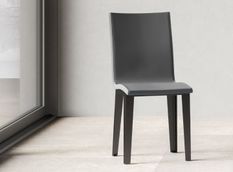 Chaise moderne simili cuir gris et pieds métal anthracite Sofy