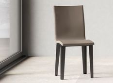 Chaise moderne simili cuir marron et pieds métal anthracite Sofy