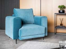 Fauteuil design velours bleu clair et pieds métal noir Arkia 105 cm