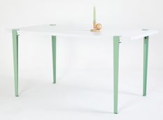 Petite table à manger bois blanc et pieds acier vert menthe Bazika 150 cm