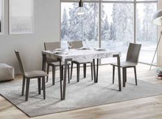 Petite table extensible rectangulaire blanc effet marbre et pieds métal anthracite L 130 à 234 cm Konta
