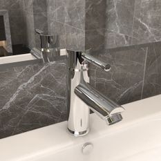 Robinet de lavabo de salle de bain Finition chromée 130x176 mm