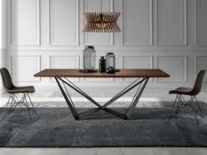 Table à manger bois de noyer et pieds métal noir Bazika 200 cm