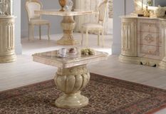 Table basse bois brillant beige et or leslie