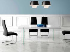 Table design blanc laqué et pieds verre trempé Orika 180 cm