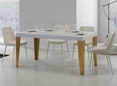 Table rectangulaire extensible 6 à 20 personnes L 160 à 420 cm frêne blanc et pieds métal doré Faye