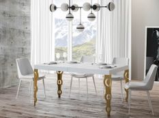 Table rectangulaire extensible orientale 6 à 18 personnes L 130 à 390 cm frêne blanc et pieds métal doré Kazay