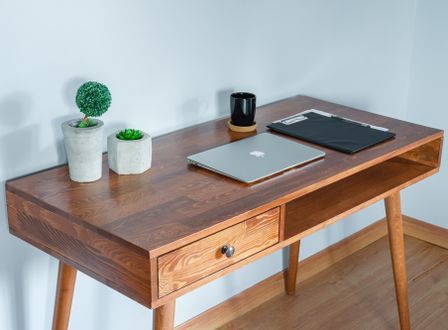 Bureau 1 tiroir bois massif de noyer clair vernis mat Kaliko 120 cm