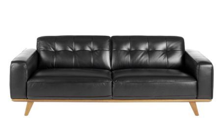 Canapé KIRO – Cuir de vachette noir matelassé, pieds noyer
