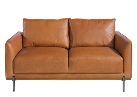 Canapé KIVO – Cuir de vachette marron clair, hêtre étuvé noyer & pieds inox foncé