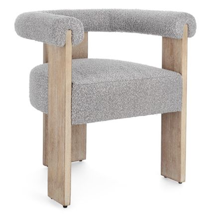 Chaise avec accoudoir en tissu bouclette et structure en bois – Modèle Agathy