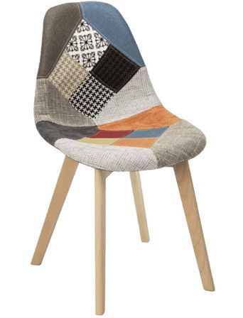 Chaise en tissu patchwork multicouleurs et pieds en bois naturel Vinto