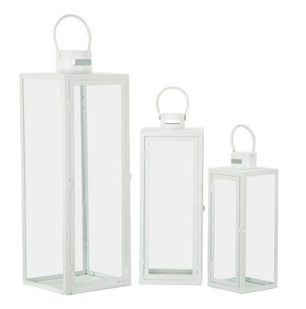 Ensemble de 3 lanternes blanches, dimensions : 22 x 22 x 66 cm, 18 x 18 x 49,5 cm, 14 x 14 x 39 cm