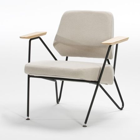 Fauteuil tissu beige et pieds métal noir