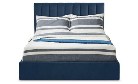 Lit coffre avec sommier relevable velours bleu Saka 140x200 cm