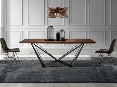 Table à manger bois de noyer et pieds métal noir Bazika 200 cm