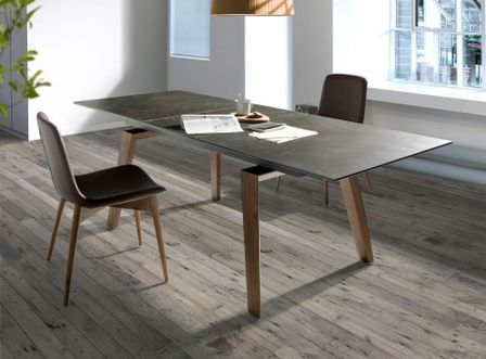 Table à manger rectangulaire extensible Libora L 180/230 cm - Plateau en porcelaine noir et pieds noyer