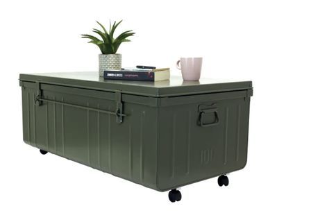 Table basse en métal sur roulette avec coffre de rangement Habitat - Version malle de rangement