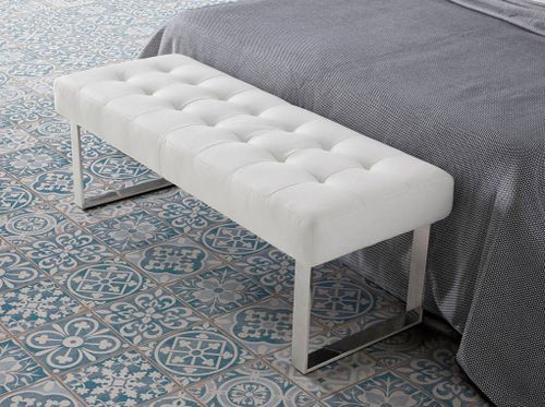Banquette capitonnée tissu et pieds acier inoxydable Dezina - Photo n°2; ?>