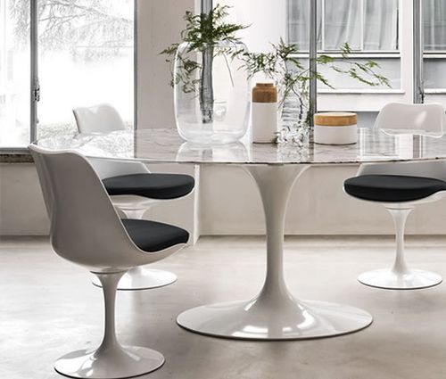Chaise blanc brillant avec coussin tissu gris pétale de tulipe - Photo n°3; ?>