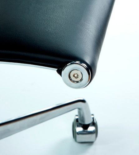 Chaise de bureau avec accoudoirs cuir noir et métal chromé Italo - Photo n°3; ?>