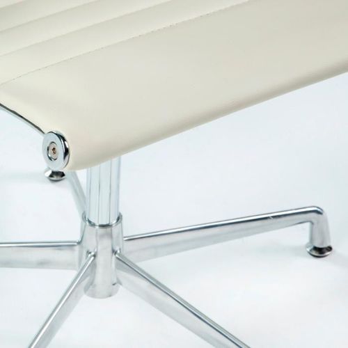Chaise de bureau cuir blanc et pieds métal chromé Italo - Photo n°3; ?>