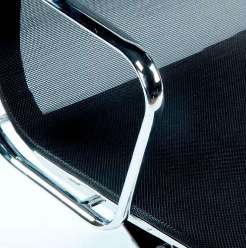 Chaise de bureau maille noire et métal chromé Azur H 107 cm - Photo n°3; ?>