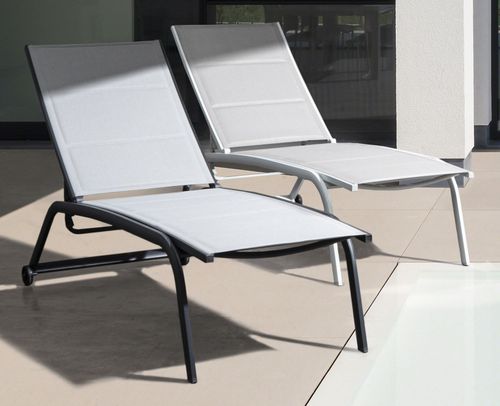 Chaise longue en aluminium et textylène noir Chloé - Lot de 4 - Photo n°2; ?>