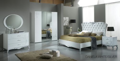 Grande armoire de chambre 3 portes coulissantes bois laqué blanc et argent Dany 270 cm - Photo n°3; ?>