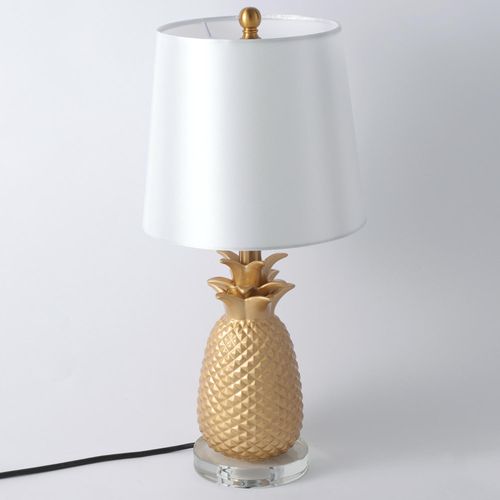 Lampe De Table Tissu Blanc Et Pied Ananas Doré Danas 23 Lampe de table tissu blanc et pied ananas doré Danas - Photo n°3; ?>