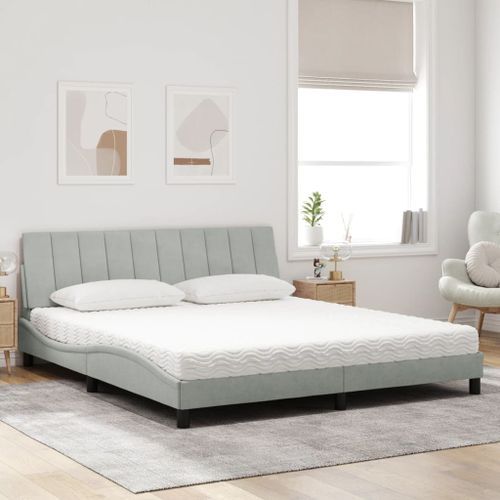 Lit avec matelas gris clair 180x200 cm velours - Photo n°3; ?>