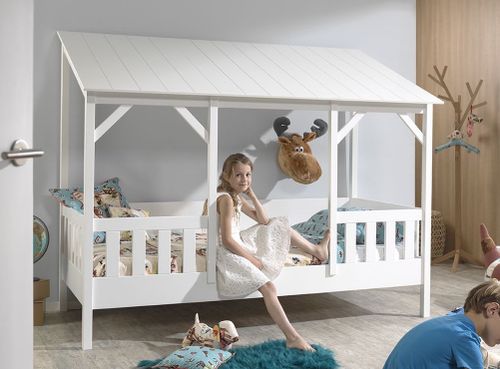 Lit cabane 90x200 cm avec matelas et sommier pin massif toit blanc Mila - Photo n°2; ?>