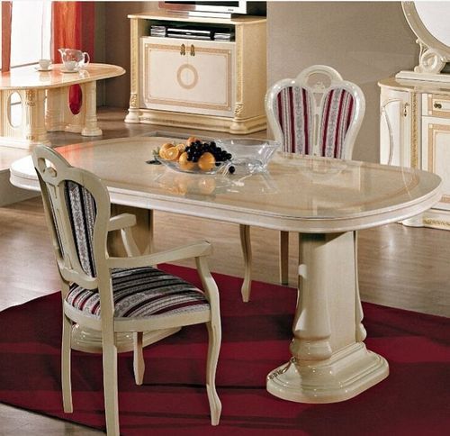 Table à manger ovale extensible bois laqué beige effet marbré Irina - Photo n°2; ?>