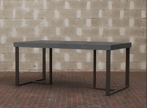 Table à manger rectangulaire gris béton et pieds métal gris foncé April 130 cm - Photo n°2; ?>