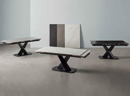 Table design extensible plateau porcelaine et pieds métal noir Konty - Photo n°2; ?>